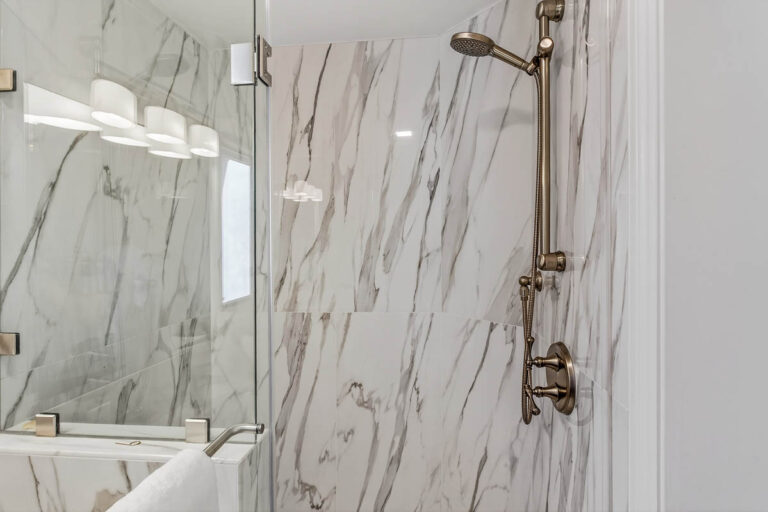 Smaller Bathroom (2)