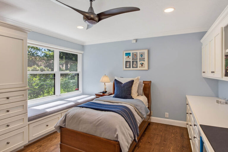 Smaller Bedroom (1)