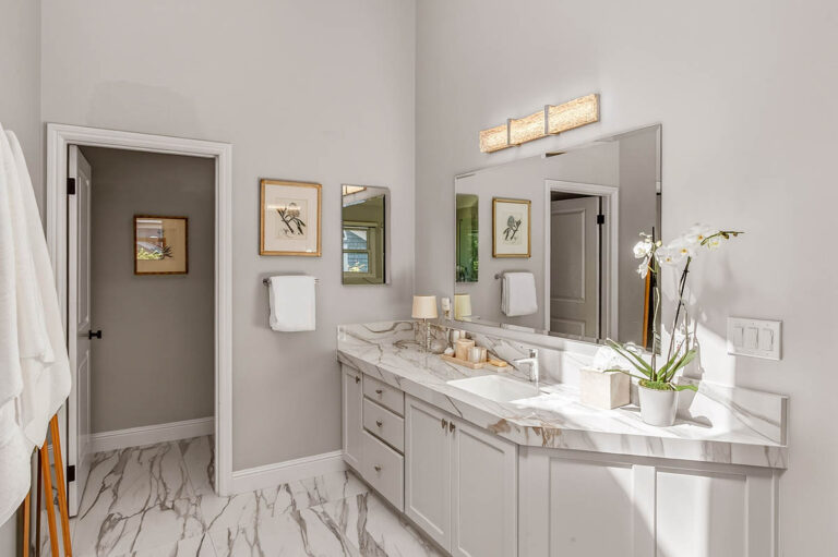 Smaller Primary Bathroom (3)